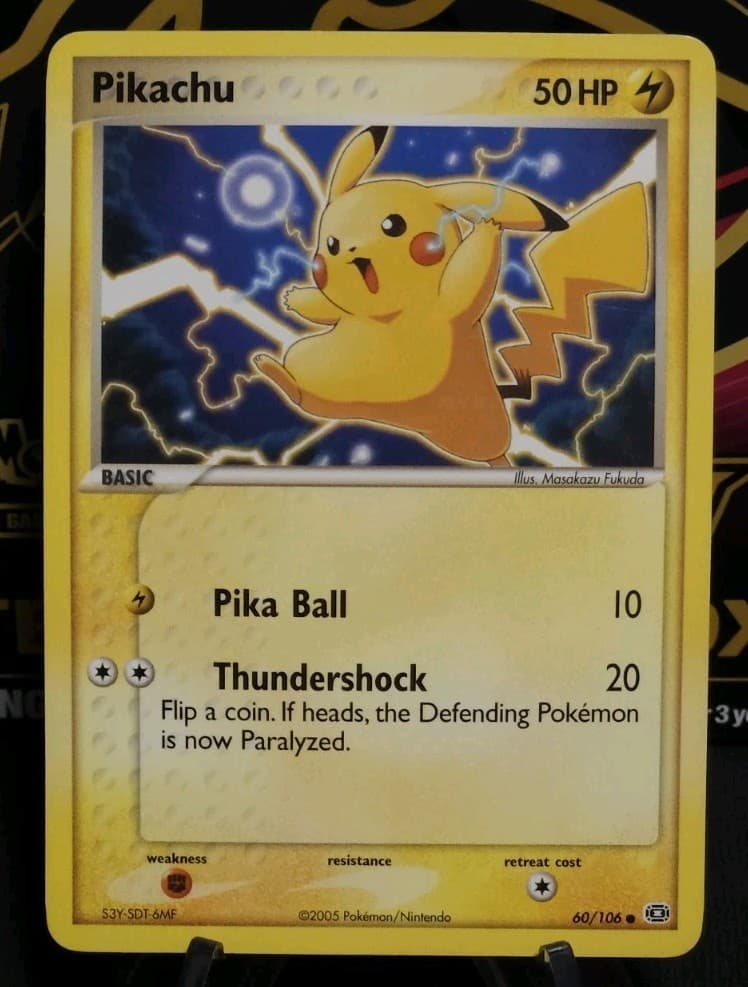 Pokémon Emerald Pikachu #60/106 Vintage 2005. 