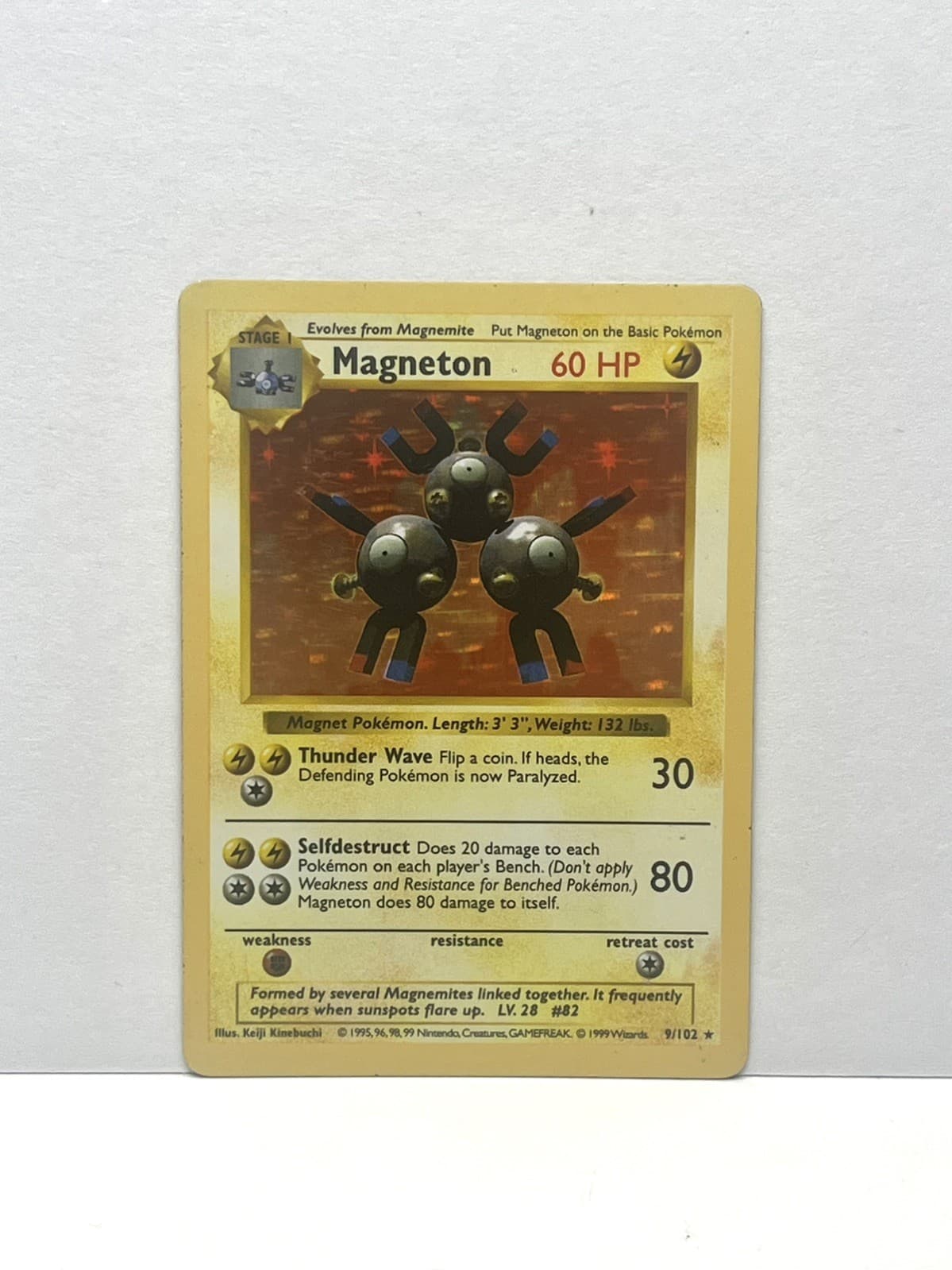 Pokémon TCG Magneton 9/102 Shadowless Base Set Holo Rare WoTC 1999 MP-