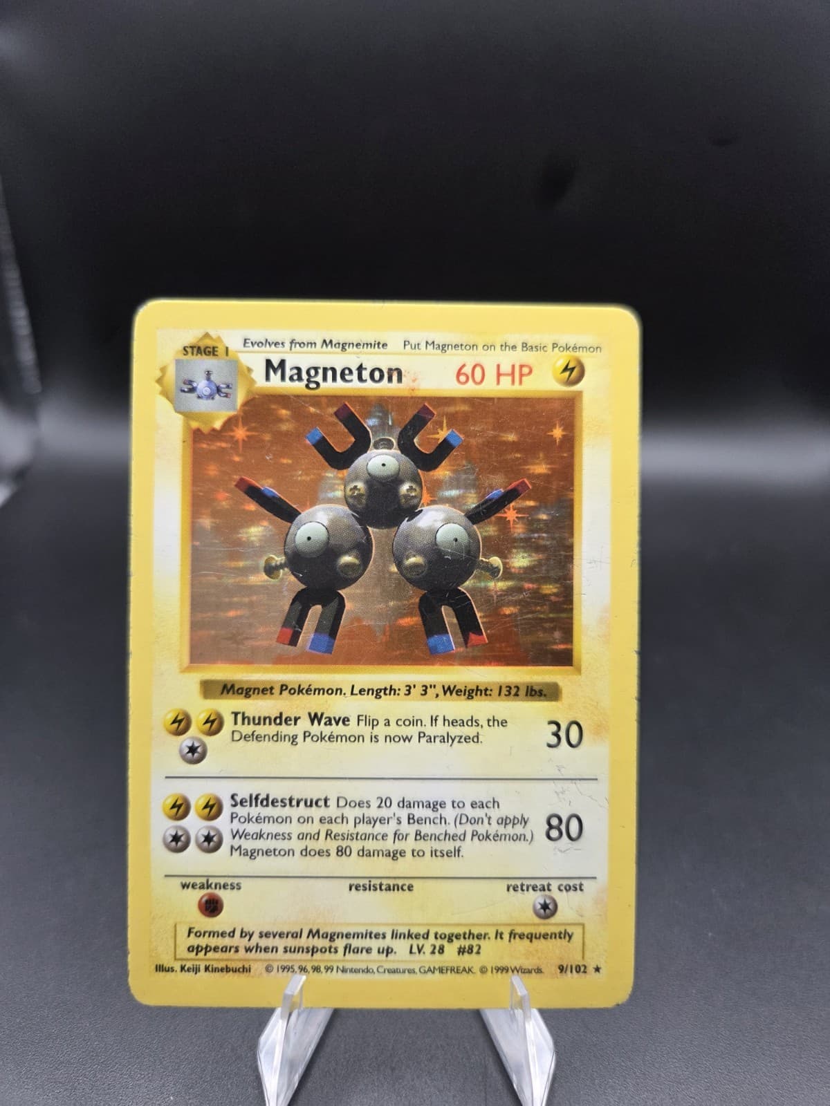 Magneton Pokémon 1999 Base Set 9/102 Shadowless Holo WOTC