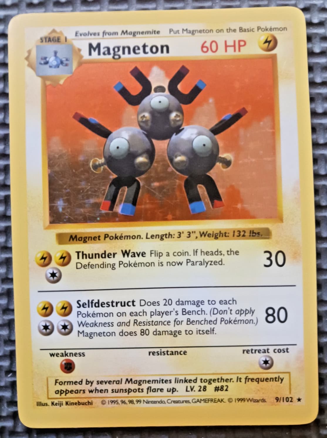 1999 Pokemon Base Set Shadowless #9 Magneton Holo MP