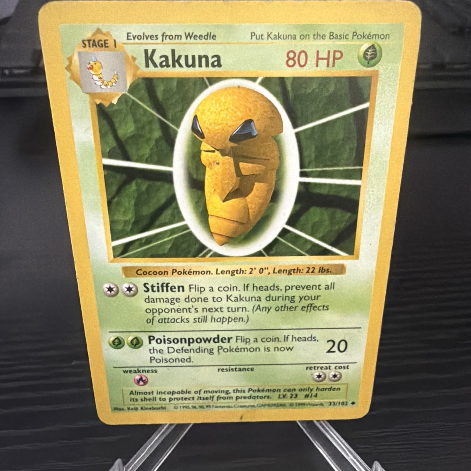 Kakuna 033/102 Base Set (Shadowless) Regular HP