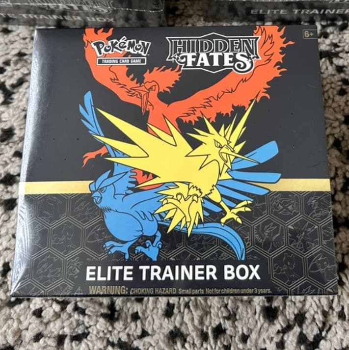 Pokemon Hidden Fates Elite Trainer Box ETB - SEALED - *SLIGHT DAMAGE* Brand New