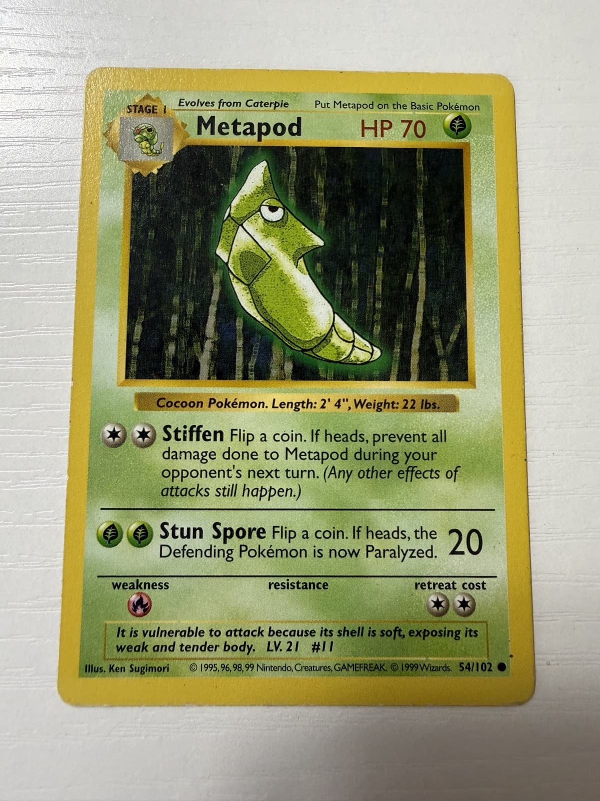 Metapod 054/102 Base Set (Shadowless) Regular