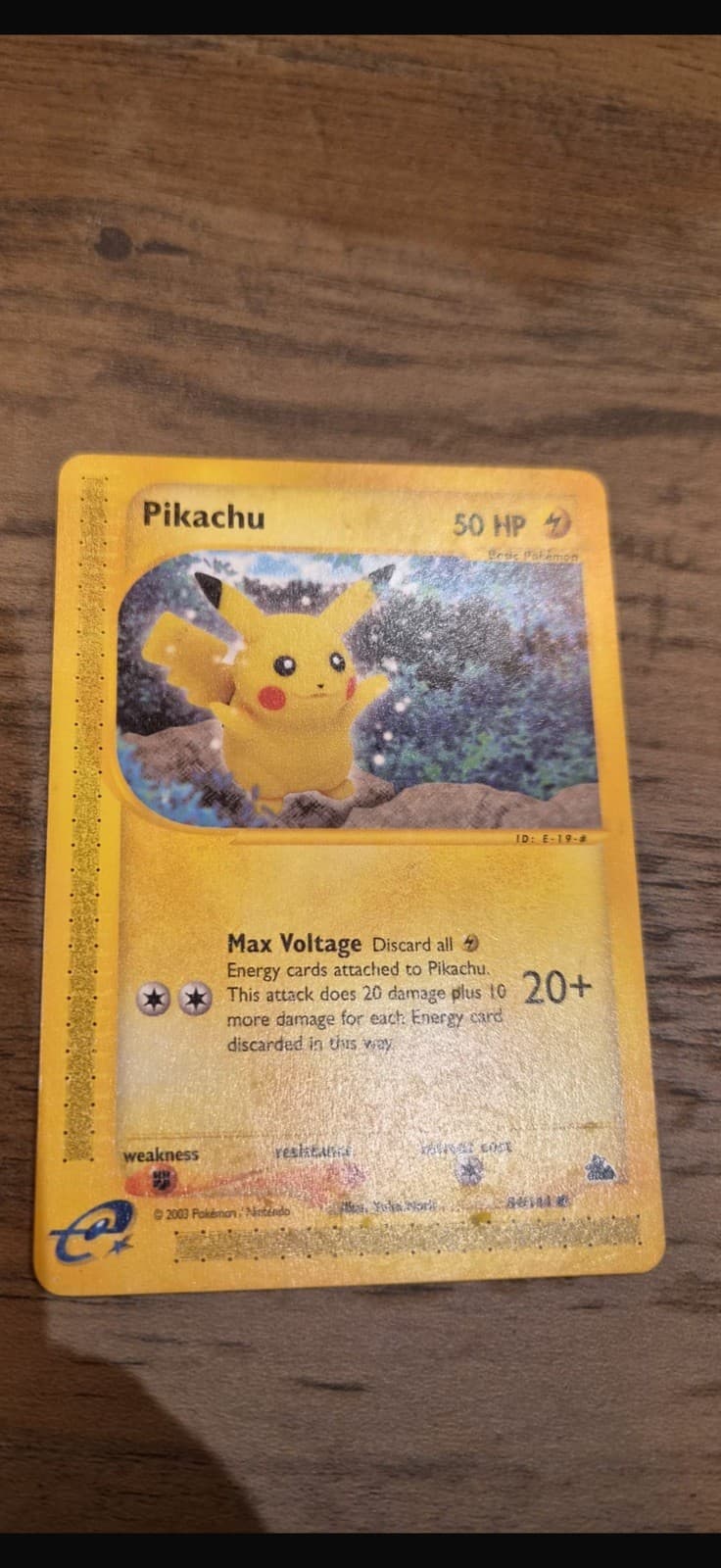 Pikachu 84/144 Skyridge Regular Non-Holo Rare Pokemon TCG 2003
