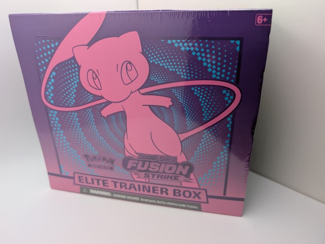 Fusion Strike Elite Trainer Box Pokemon Sword & Shield SWSH08 Sealed (Tear)