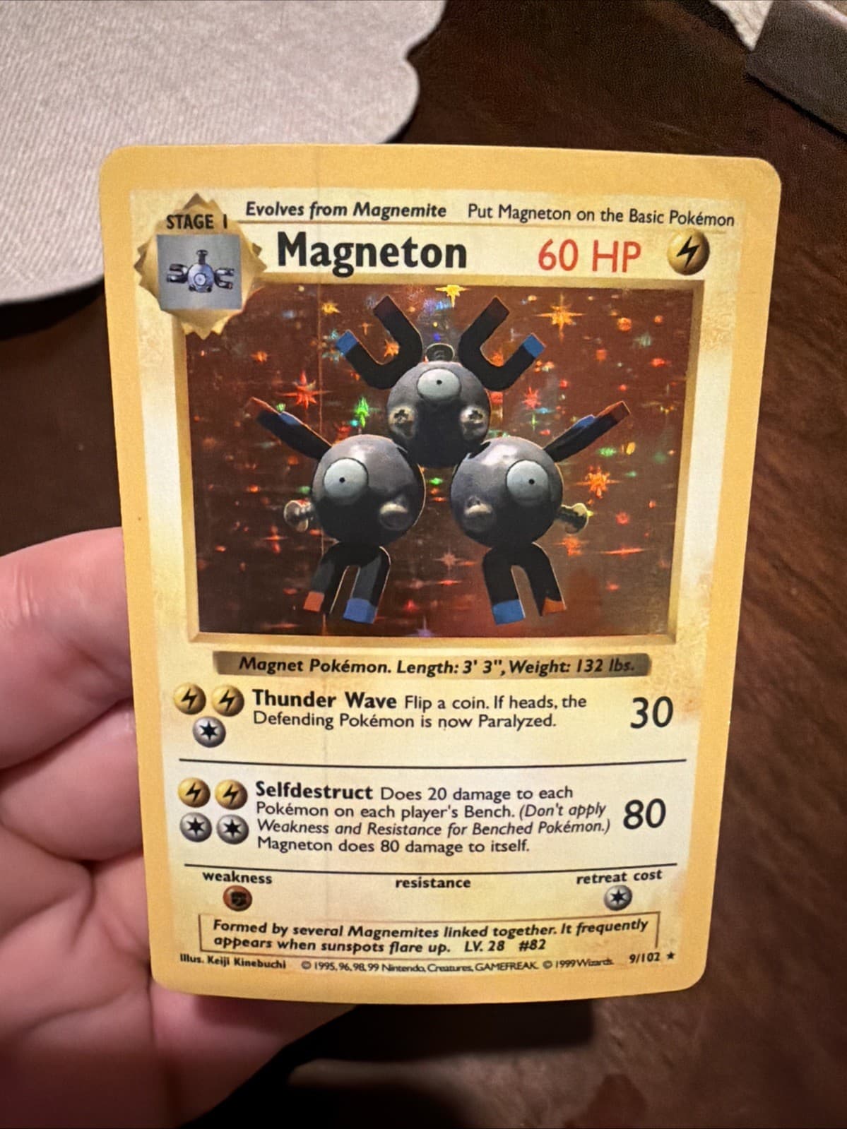 Pokémon TCG Magneton Base Set Holo Shadowless Rare Card 9/102