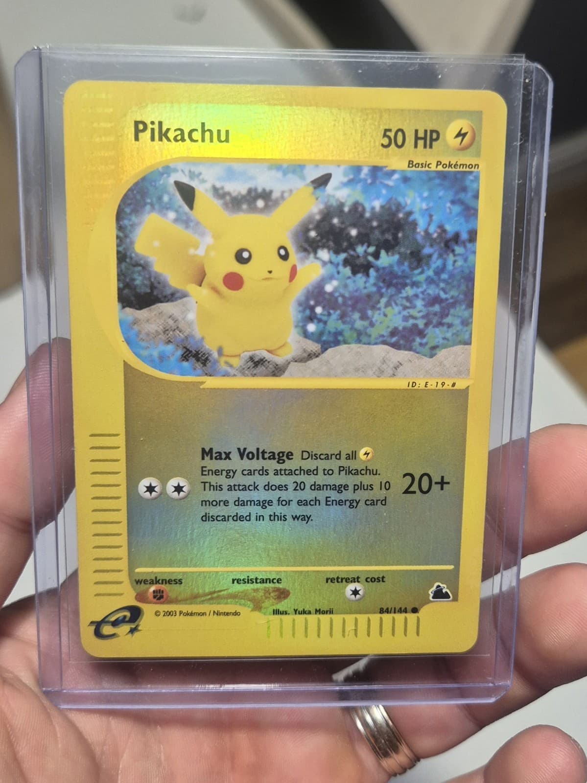 Pikachu Skyridge 84/144 Reverse Holo Yuka Morii