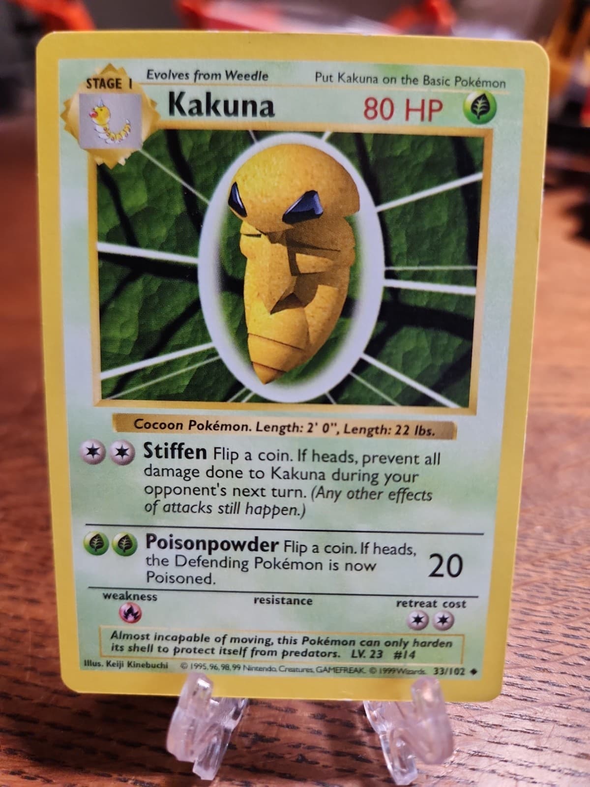 Kakuna 33/102 Shadowless Base Set 1999 WOTC Vintage Pokémon TCG